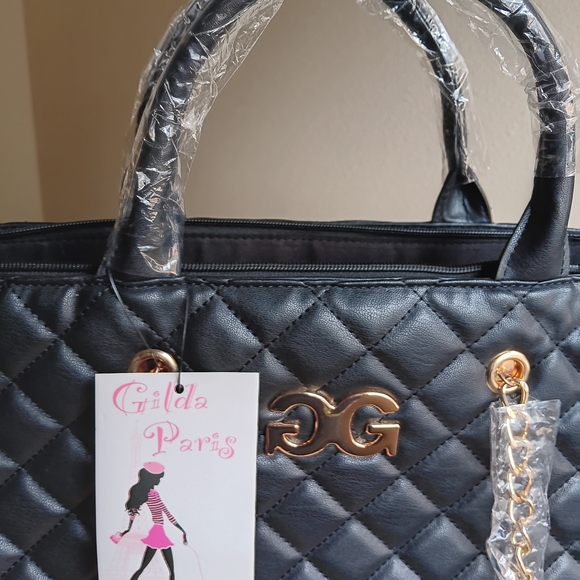 Gilda Paris Chic Black Quilted Tote with Gold Chain Accents - Picture 4 of 14